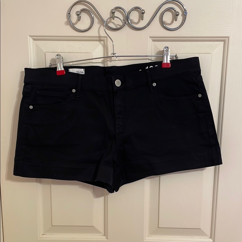 GAP Black Jean Shorts Casual Style Brand New